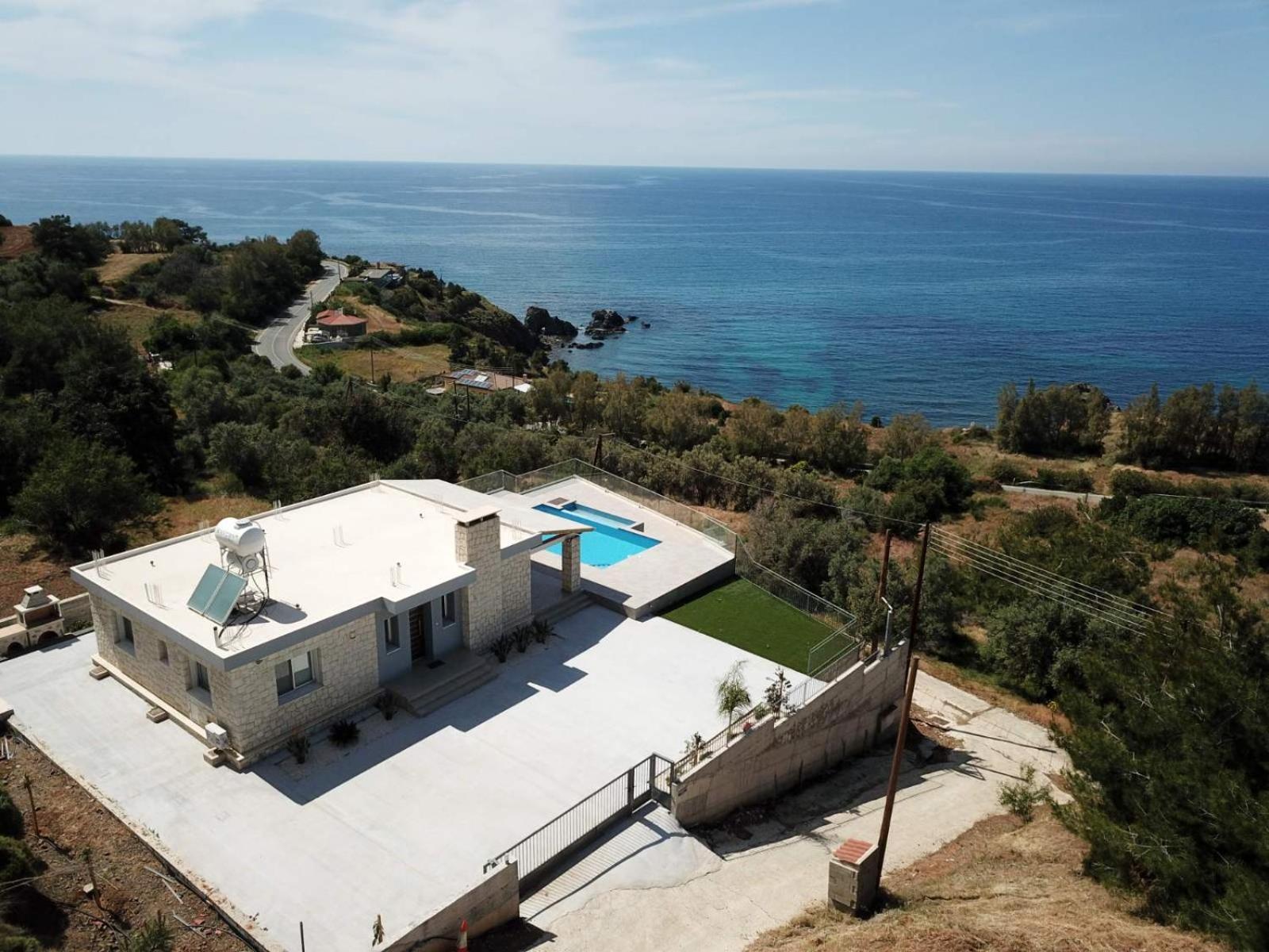 Paradise Blue Villa Pomos Room photo