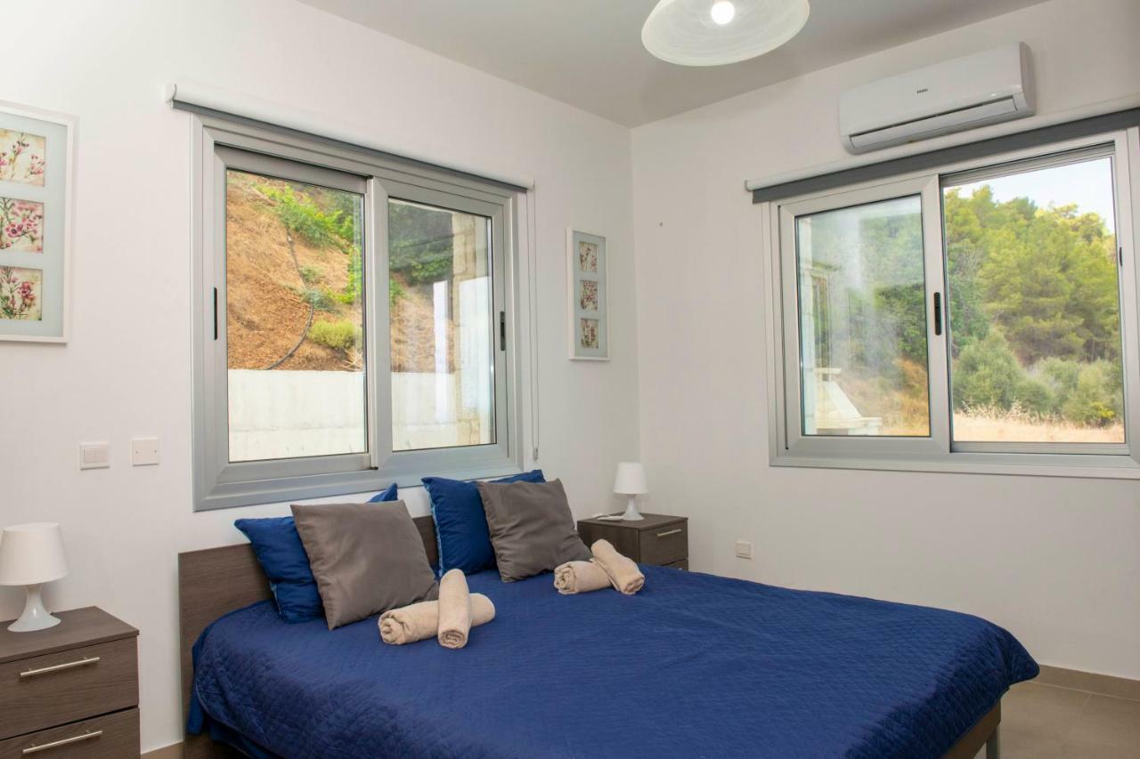 Paradise Blue Villa Pomos Exterior photo